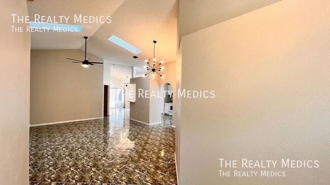 Building Photo - 14405 Lake Price Dr