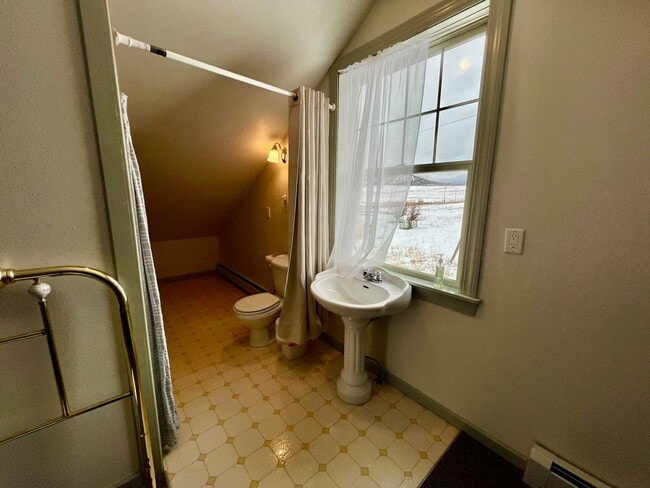 Building Photo - Rural Home for Rent in the Country