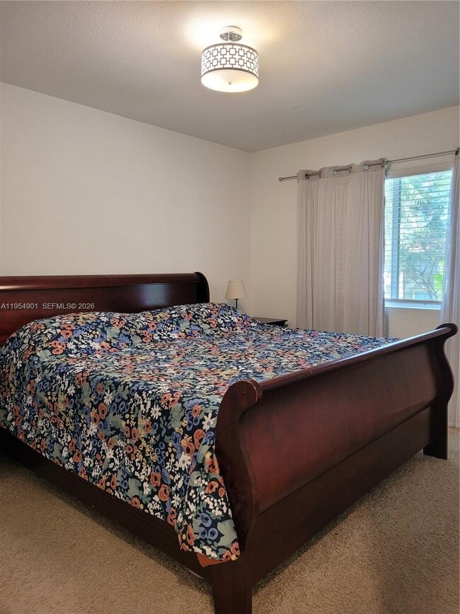 Building Photo - 1015 SE 24th Terrace