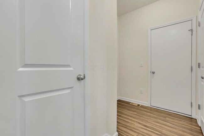 Building Photo - 241 Sunstone Ln