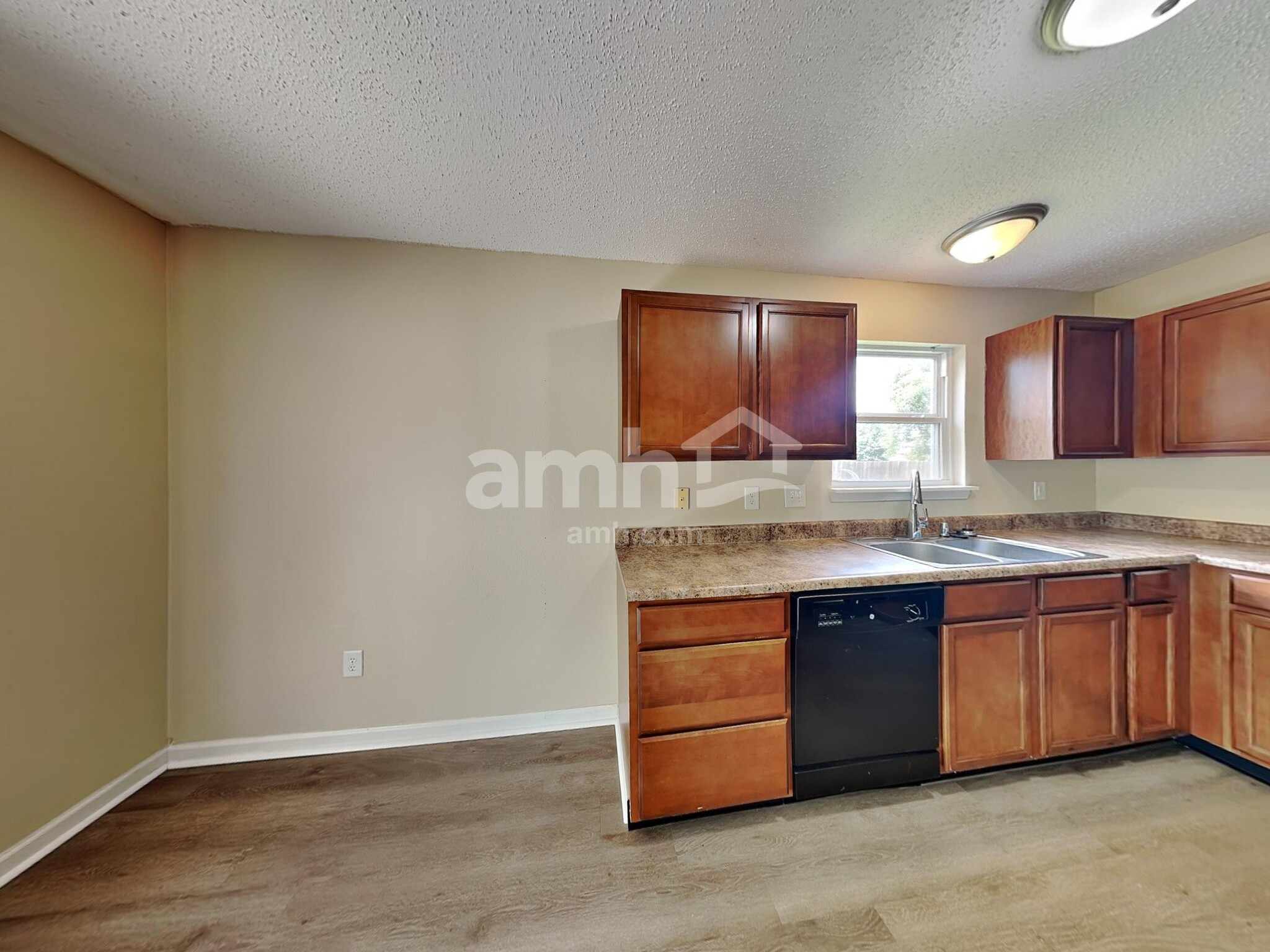 Building Photo - 8039 Red Barn Ct