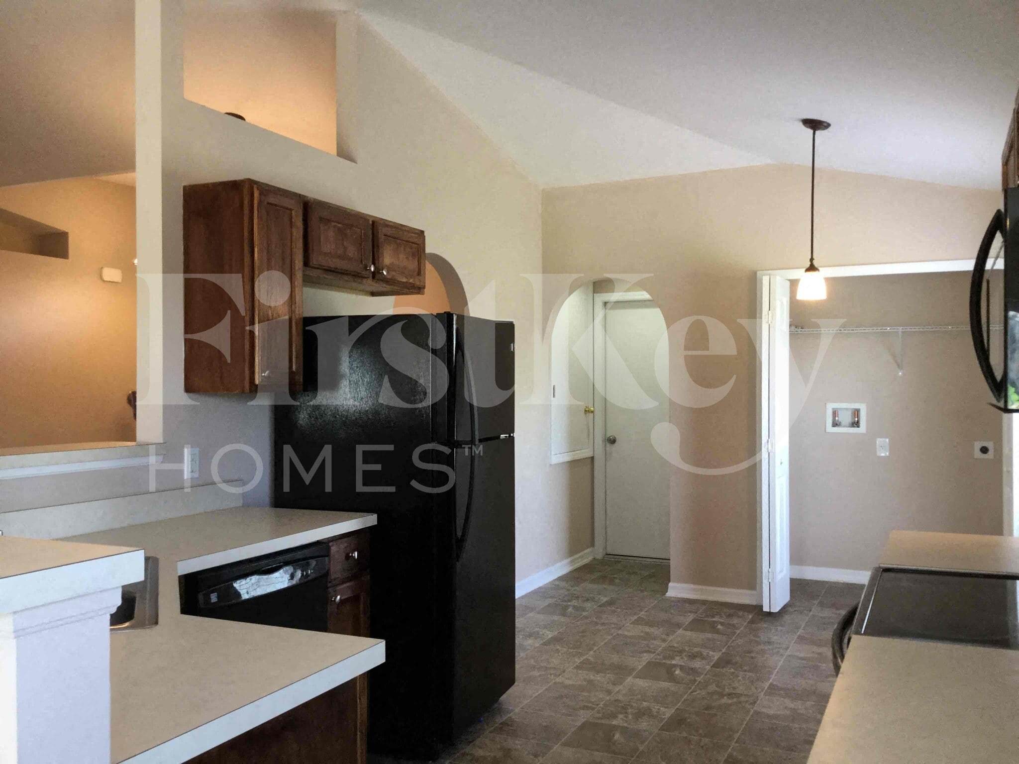 Building Photo - 425 Hammerstone Ave