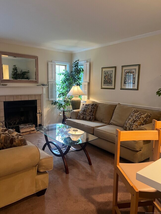 Building Photo - 912 Old Pond Ln