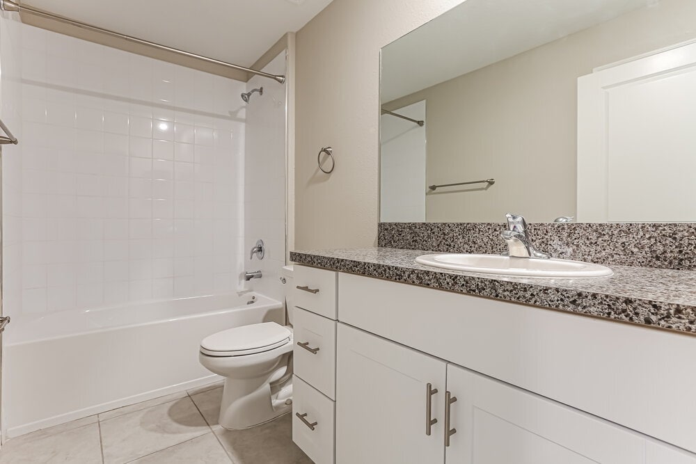 Building Photo - 1411 Golden Glow Dr