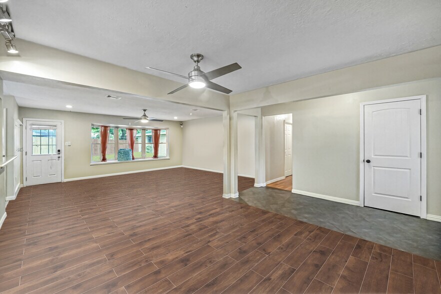 Building Photo - 2018 Westlake Rd