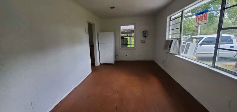 Building Photo - 2270 Johnson St