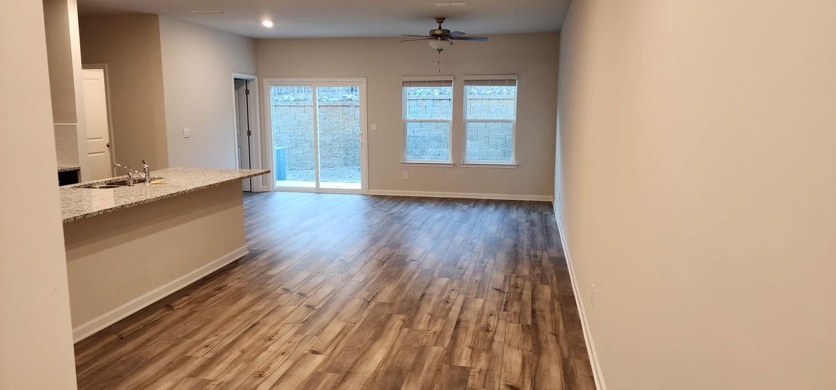 Building Photo - 112 Cedar Ln