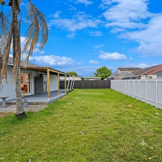 Building Photo - 16552 SW 297th Terrace