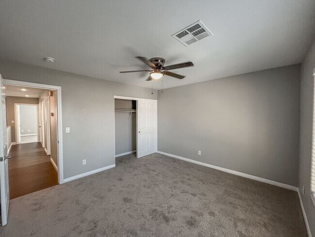 Building Photo - Stunning 5-Bedroom Home in Gated Community...