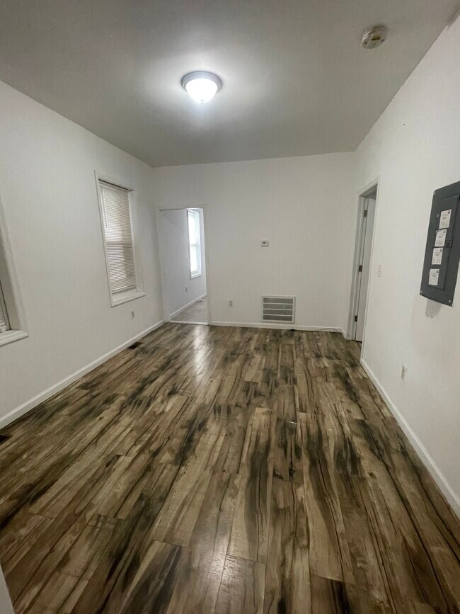 Building Photo - 79 Broad St