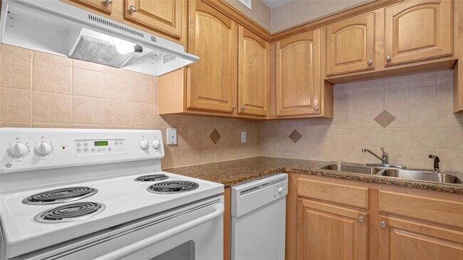 Building Photo - 6100 Gulfport Blvd S