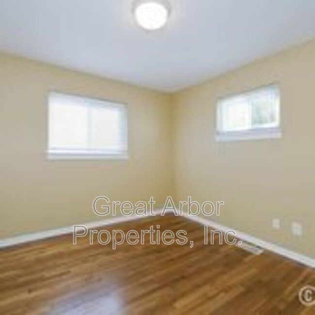 Building Photo - 1062 Rambling Rd