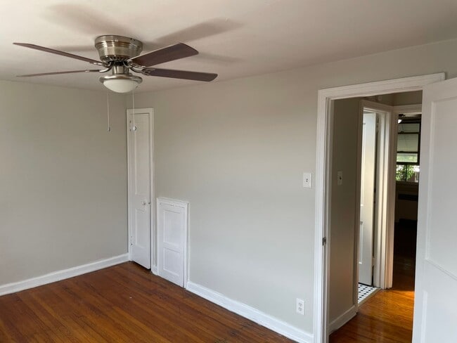 Building Photo - Charming 3-Bedroom Home in Tacony Available Now!