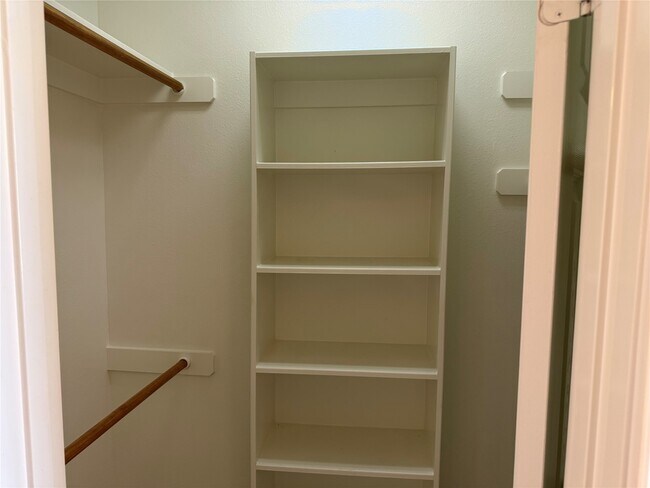 Building Photo - 10727 Gilford Crest Dr