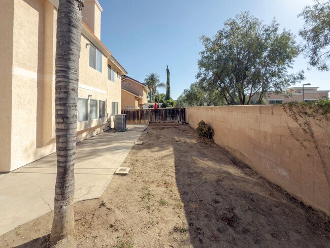 Building Photo - 4 BEDROOM / 3 CAR GARAGE MURRIETA HOME FOR...