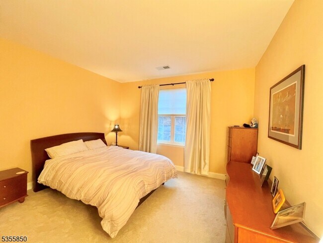 Building Photo - 4402 Ramapo Ct