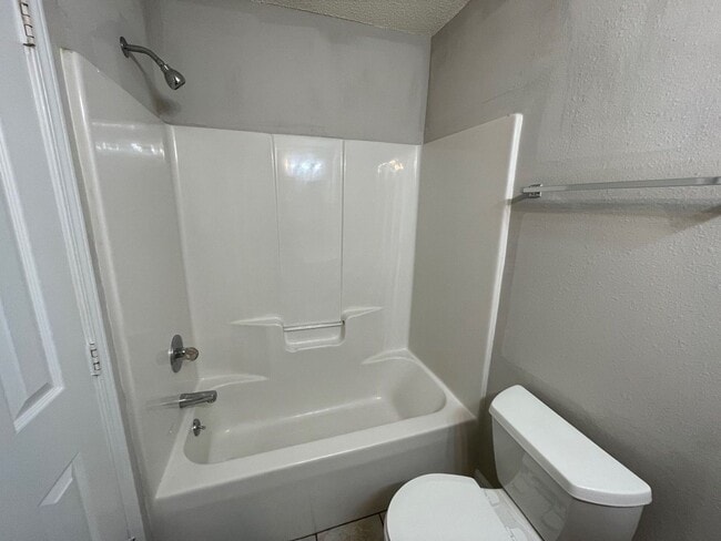 Building Photo - PRE-LEASING FOR AUGUST 2025! 1/2 OFF SECUR...