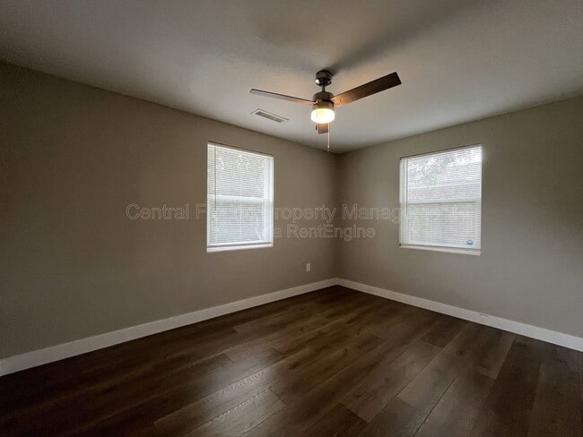 Building Photo - 224 Lakewood Dr