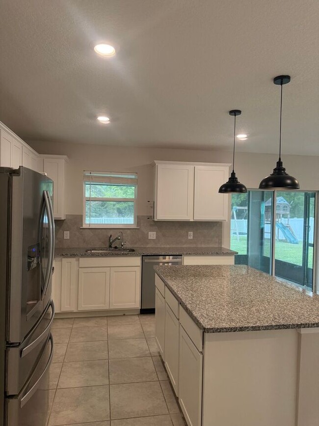 Building Photo - Beautiful/Like New Home in Winter Haven