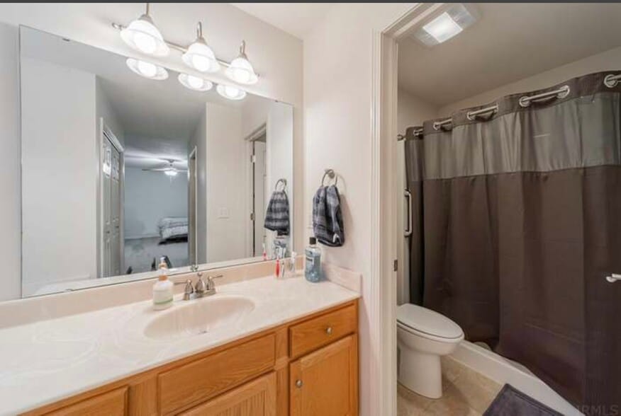 Master Full Bathroom! - 3524 Durham Ln
