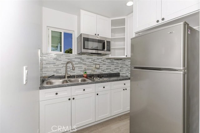 Building Photo - 9965 Glencrest Cir