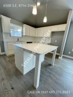 Building Photo - 6508 SE 87th St