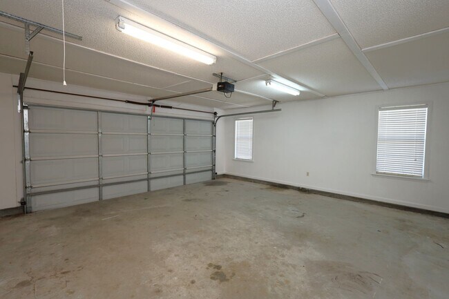 Building Photo - 4349 Summerlin Dr