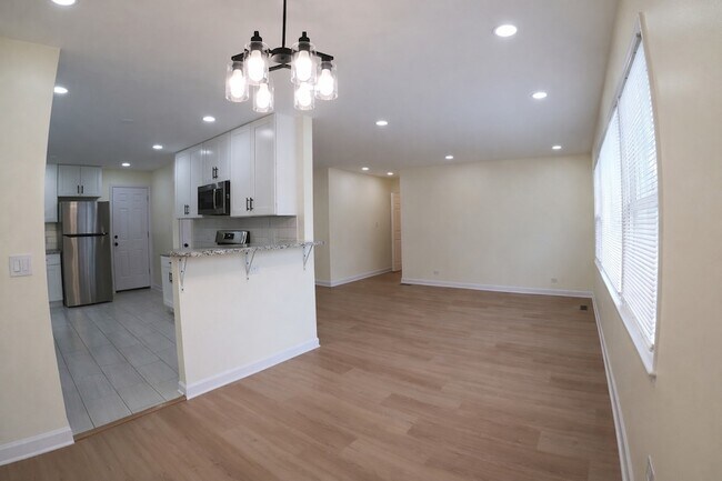 Building Photo - 8017 W Churchill Ave