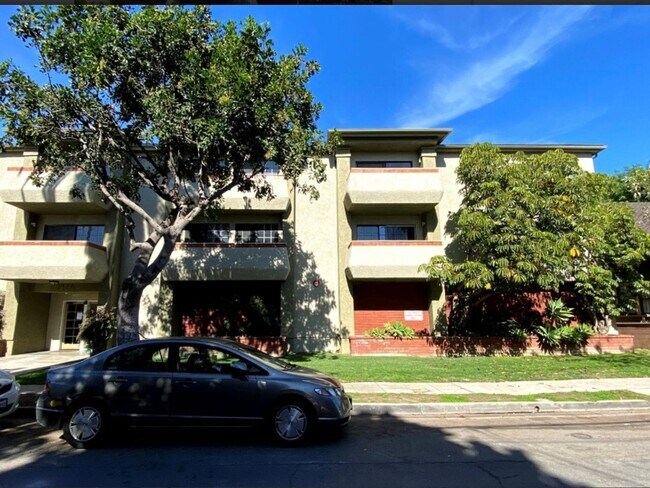Building Photo - 1429
