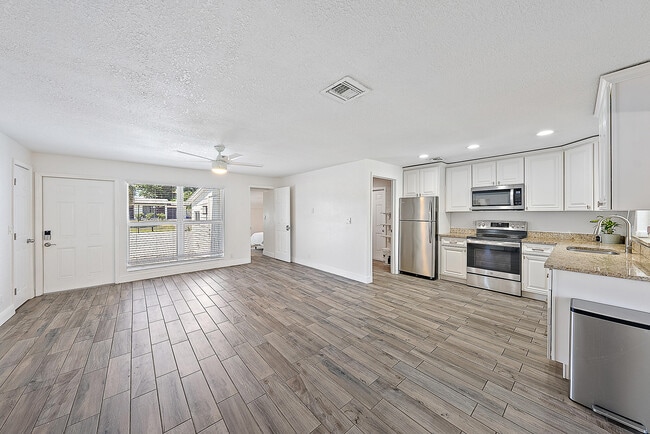 Building Photo - 3503 Florida Blvd