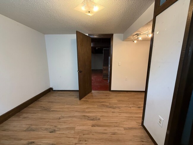 Building Photo - Charming 3 Bed, 1 Bath Home in Quiet Bette...