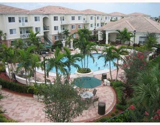 Building Photo - 9905 Baywinds Blvd