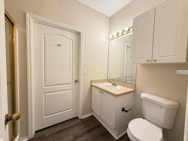 Building Photo - Awesome apartment at Grand Reserve at Kirkman!