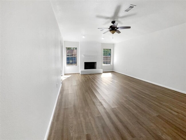 Building Photo - 16126 Spinnaker Dr