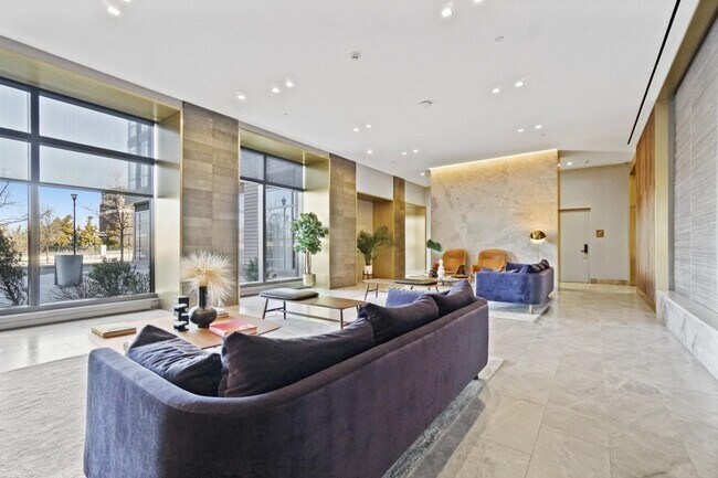 Building Photo - 2 Shore Ln