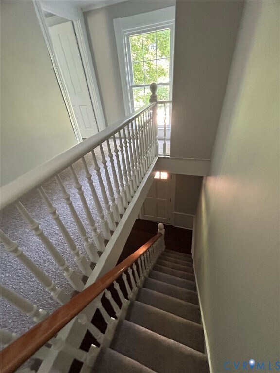 Building Photo - 2408 Ridge Rd