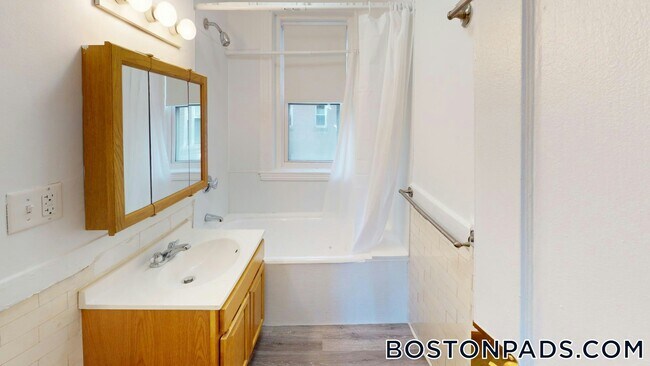 Building Photo - 1175 Boylston St