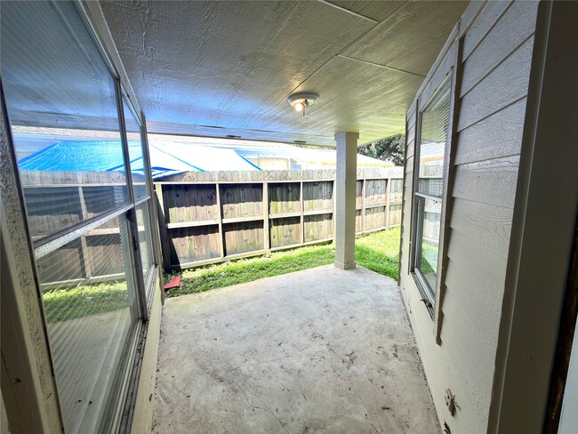 Building Photo - 15518 Evergreen Grove Dr
