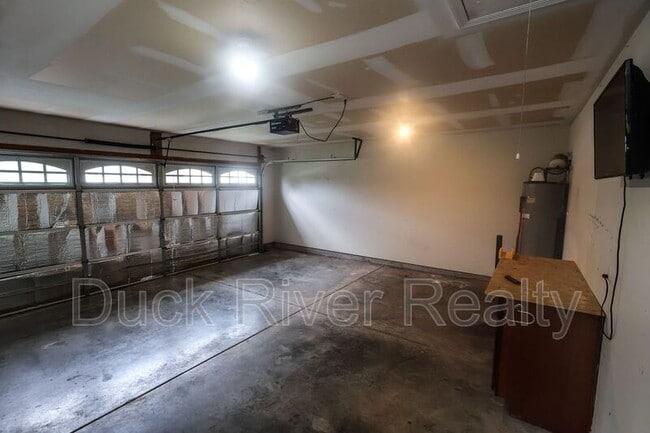Building Photo - 2207 Carpenter Bee Dr