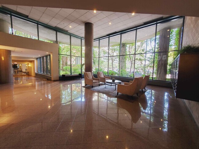 Building Photo - 440 N McClurg Ct