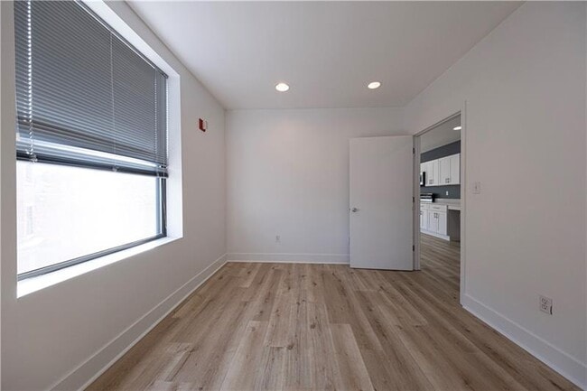 Building Photo - 232 3rd Ave