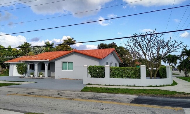 Building Photo - 3531 SW 94th Ave