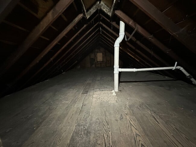 Building Photo - Renovated 2BR/1BA Rent to Own Home with Dr...
