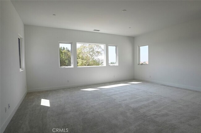Building Photo - 20552 Edgewood Ct