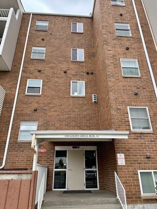 Building Photo - 1150