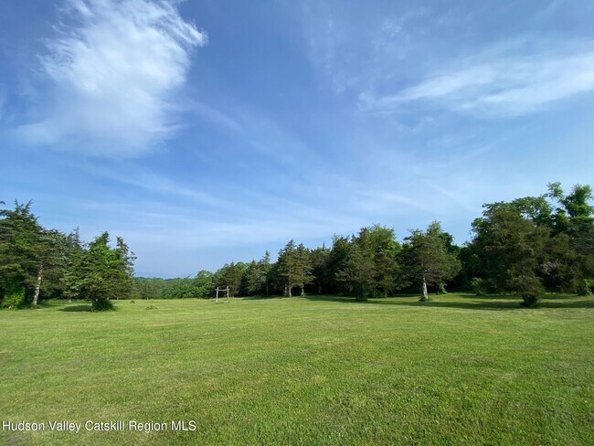 Building Photo - 16 Spring Rd