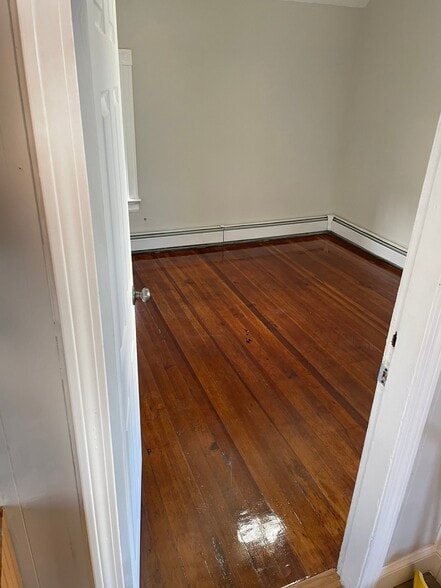 Building Photo - 71 Daniels St