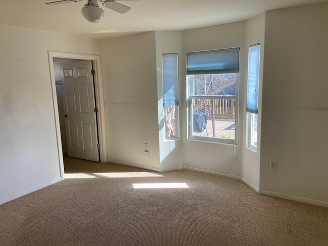 Building Photo - Beautiful, Updated 4 Bed, 3 Bath in the Heart of Clairemont with Canyon Views!!