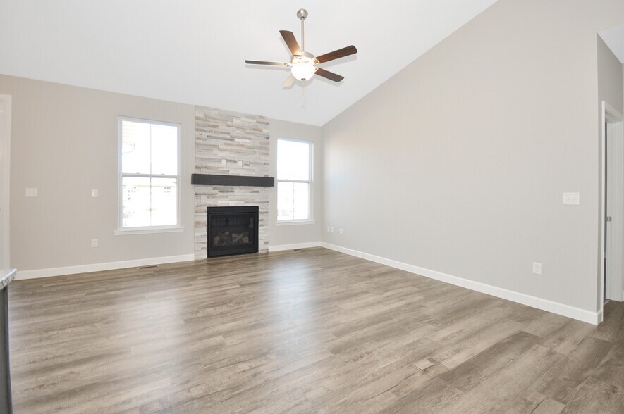 Building Photo - 7130 Remington Villa Dr