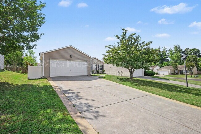 Building Photo - 1820 Meadow Crossing Dr